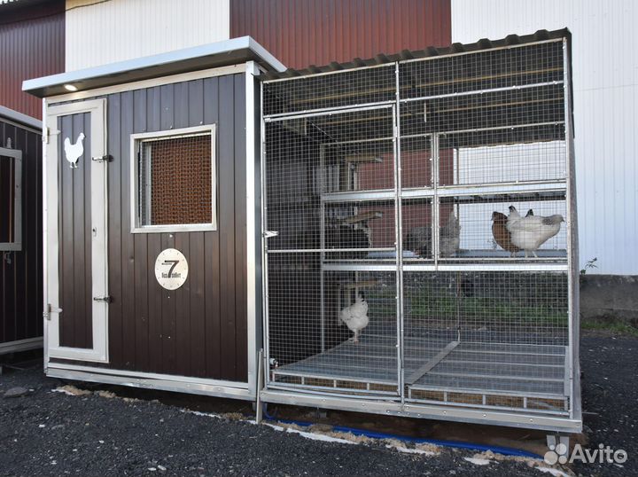 Курятник для кур-несушек трёхъярусный