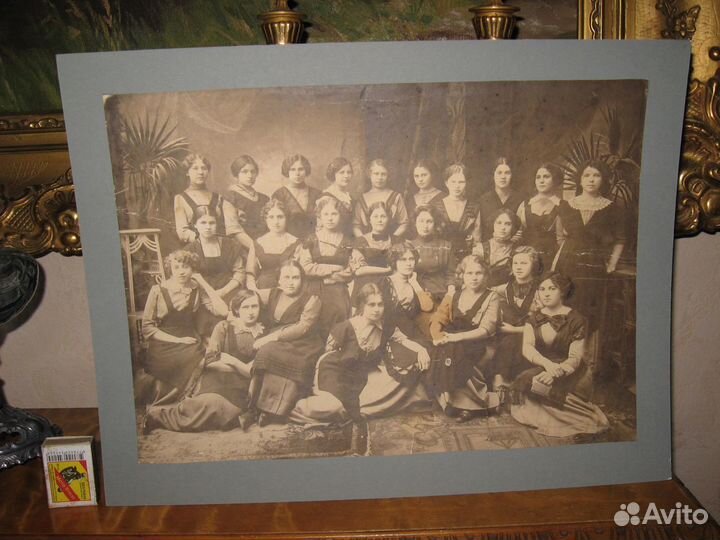 Антикварная фотография училище благородных девиц
