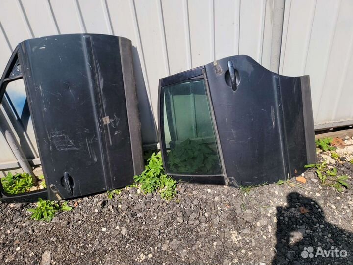 Задняя левая дверь на фольксваген б5