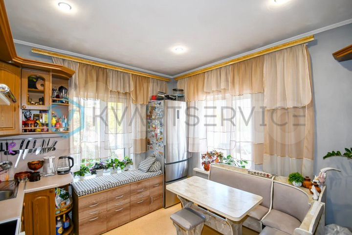 Коттедж 187,2 м² на участке 7,4 сот.