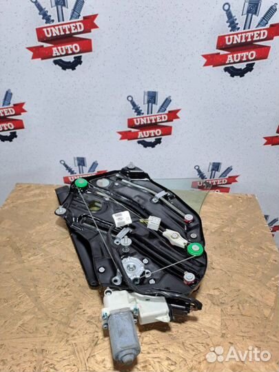 Форточка кузова правая Ford Mustang 5.0 GT 2017