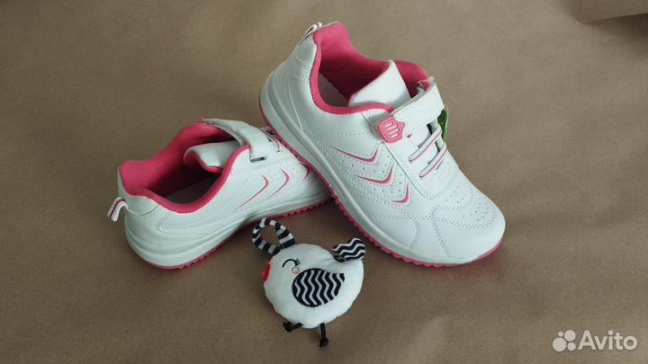 Кроссовки для девочки