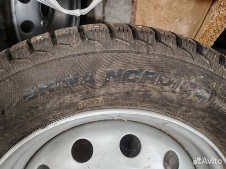 2 колеса 185-65 r14 на штампованных дисках Ваз