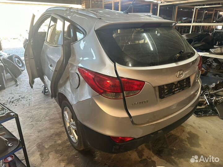 В разборе Hyundai IX35 2011г 2.0 ат на бу Запчасти