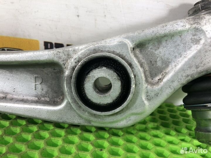 Рычаг передний нижний правый R