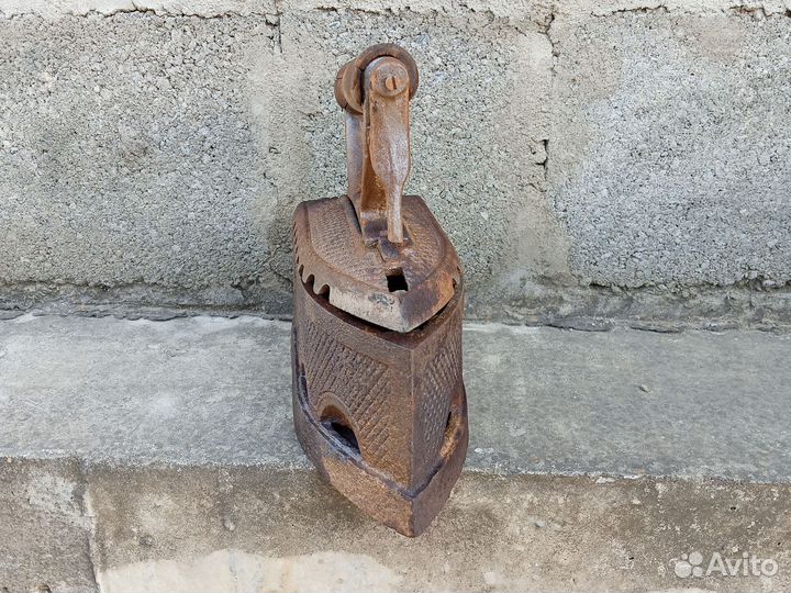 Продам утюг советских времён
