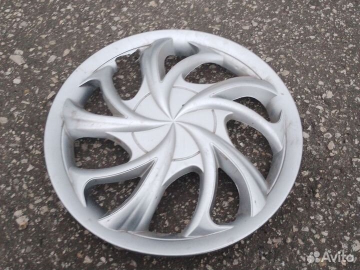 Продам колпак от машины 13 радиус 1 колпак