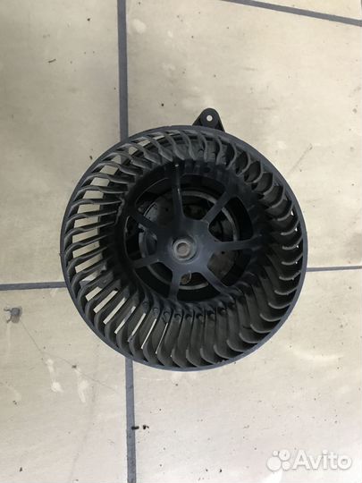 Моторчик отопителя Ford Focus 1