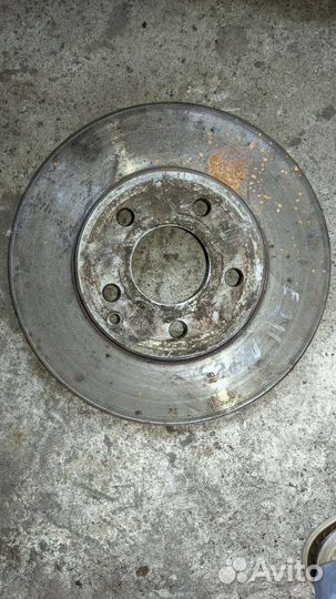 Передний тормозной диск на mercedes W211 om611