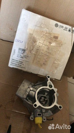 Насос вакуумный VAG A4/A4/A5/Q5/octavia