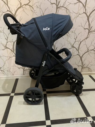 Прогулочная коляска Joie litetrax 4