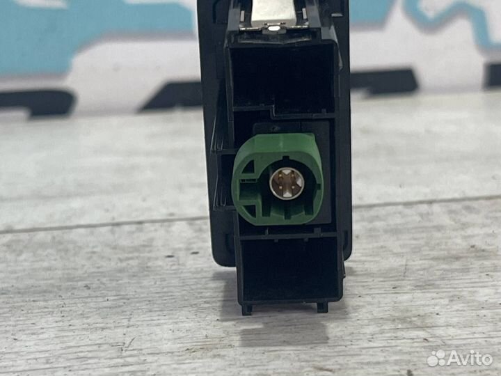 Разъем USB Volkswagen Touareg 3