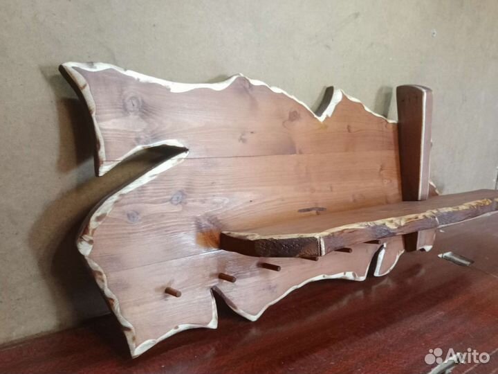 Вешалка с полкой