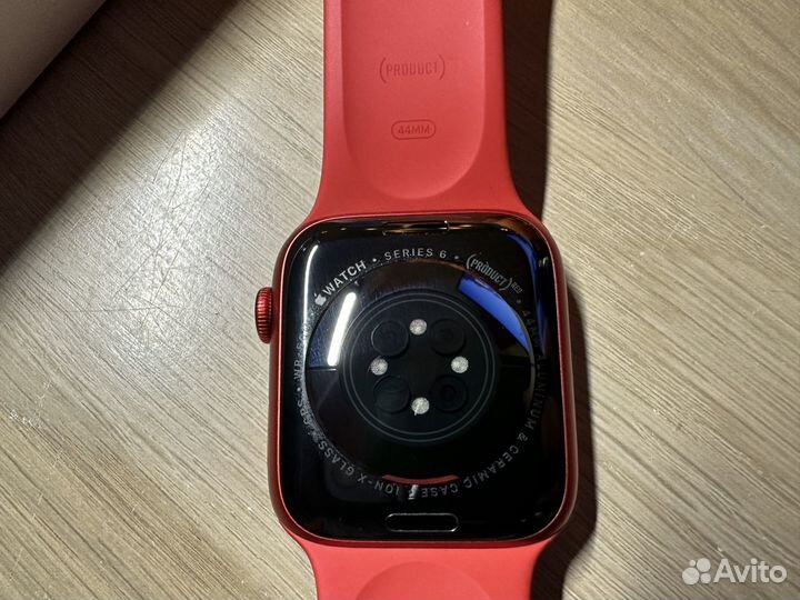 Часы apple watch 6 44 mm product red