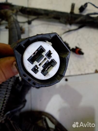 Электропроводка подкапотная с монтажным блоком B52