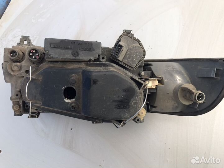 Audi A8 D2 фара левая