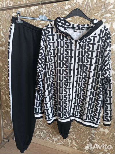 Спортивный костюм женский