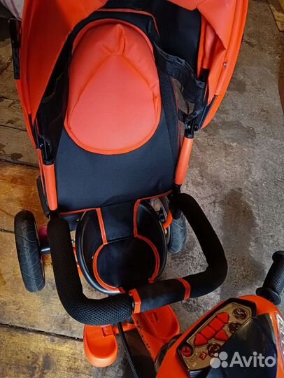 Трехколесный велосипед с ручкой