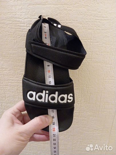 Сандалии adidas 32