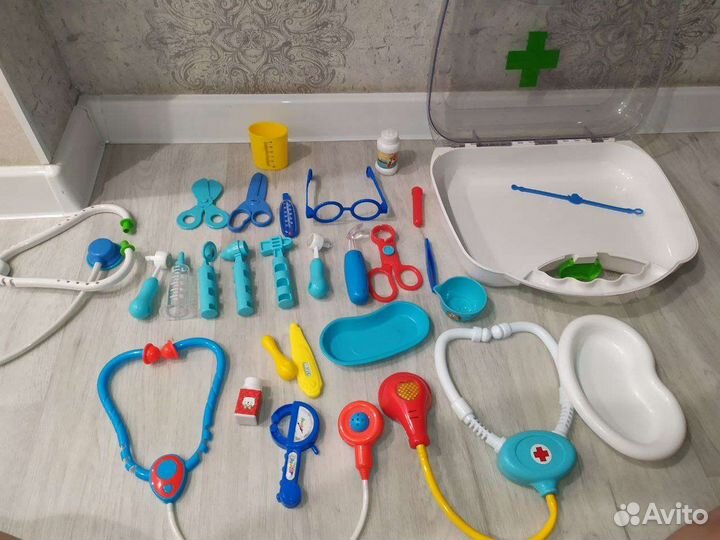 Игрушки набор доктора