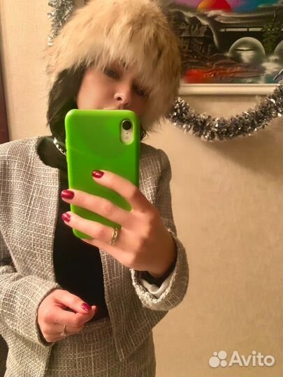 Женские меховые шапки