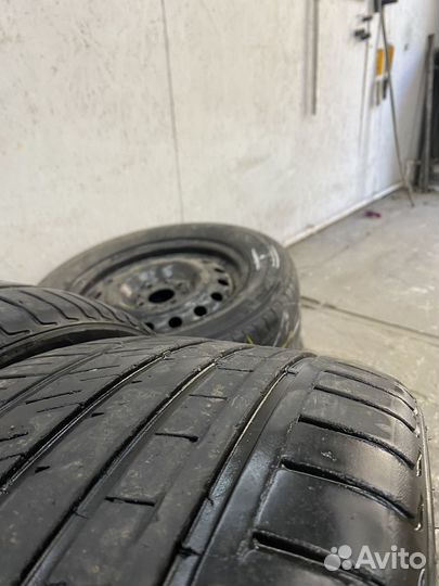 Kinforest KF-550 245/40 R19 98Y