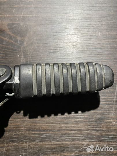 Правая водительская подножка для Suzuki GSX650F