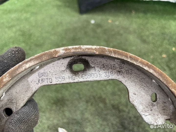 Колодки стояночного тормоза Bmw X5 E53 M54B30 2003