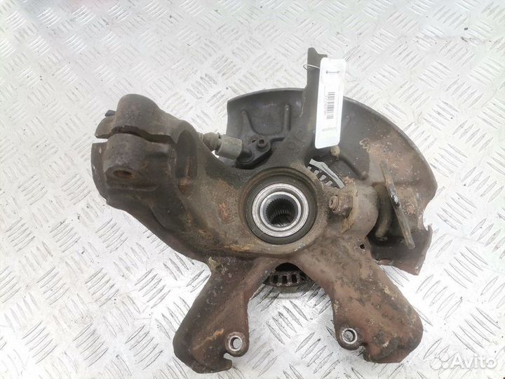 Ступица передняя правая Volkswagen Golf 3 1999