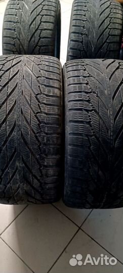 Nokian Tyres Hakkapeliitta R2 295/35 R21