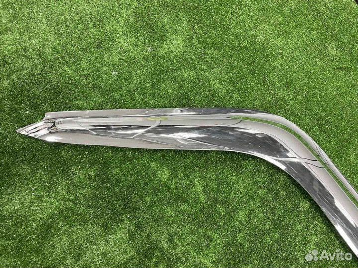 Ветровик передний левый Isuzu Elf NKR66 4HF1 1997