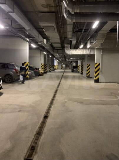 Машиноместо, 13 м²