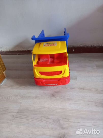Игрушка грузовик