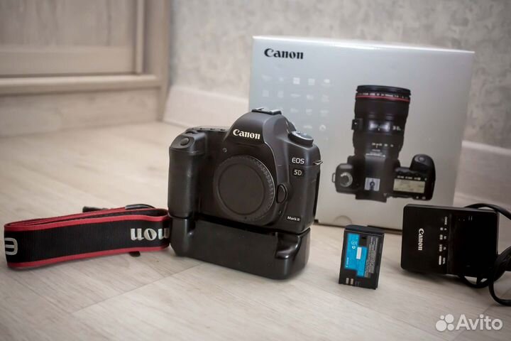 Зеркальный фотоаппарат Сanon 5d Mark 2