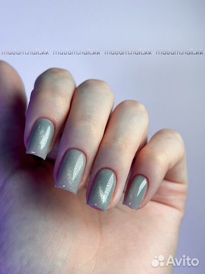 Модель на маникюр