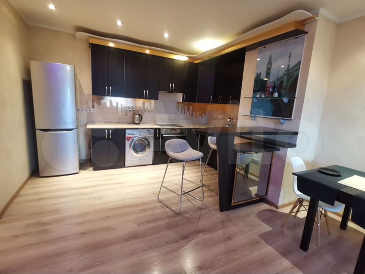 2-к. квартира, 54 м², 8/17 эт.