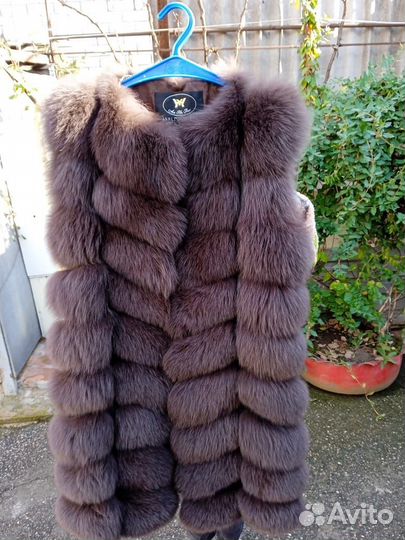 Жилетка меховая женская