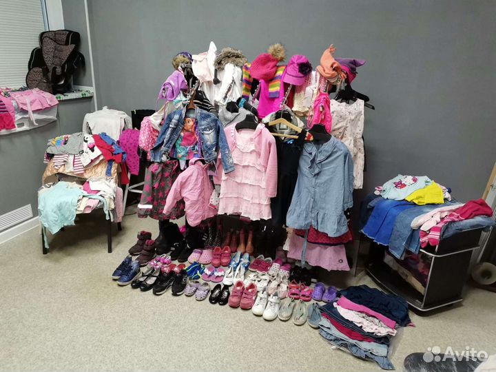 Одежда и обувь для девочек