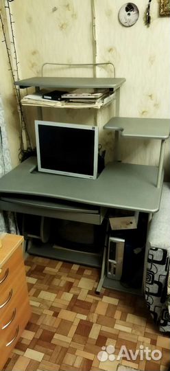 Компьютерный стол