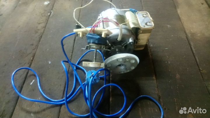 Электродвигатель 220в, наждак в сборе, шкив шкивы