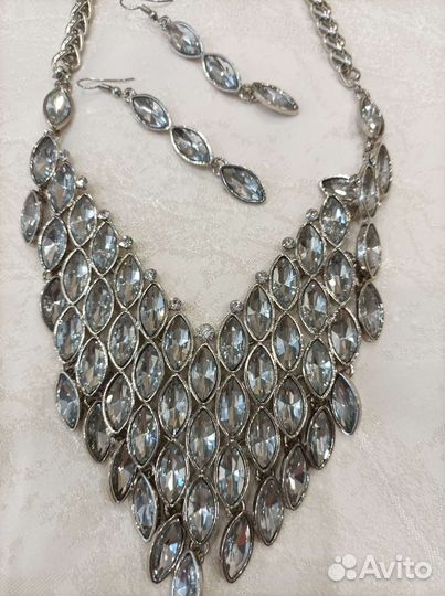 Колье ожерелье