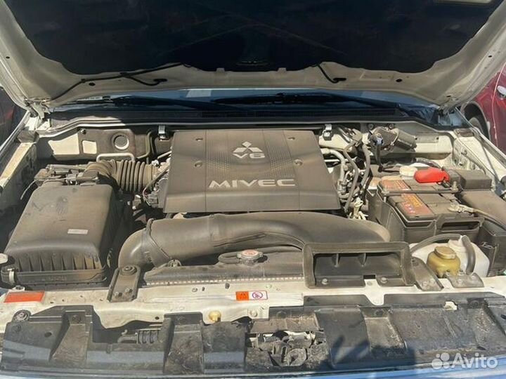 Mitsubishi Pajero 3.8 AT, 2017, 90 727 км