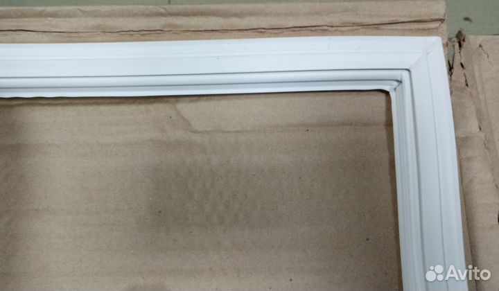 Уплотнитель двери холодильника Indesit Ariston 570