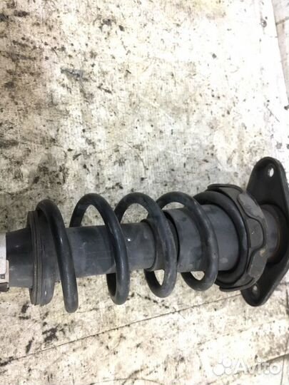 Стойка амортизатора задняя левая Mini Clubman