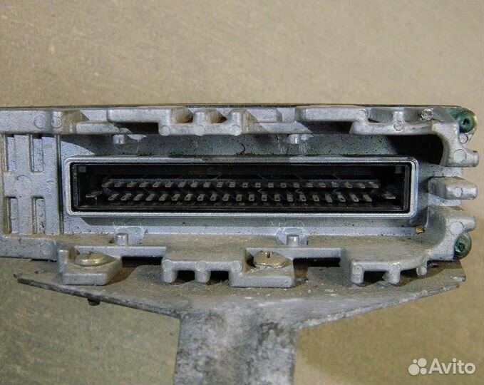 Блок управления двс VW Passat B3 1.8