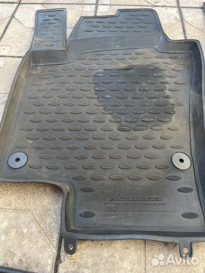 Автомобильные коврики резиновые