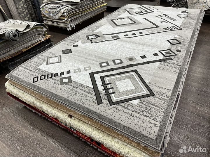 Ковер 200 х 500 новый