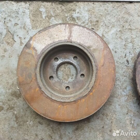 Тормозные диски (левый/правый) Ford Mondeo 3