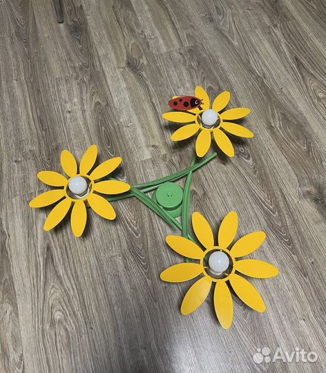 Люстра в детскую + 2 настенных светильника