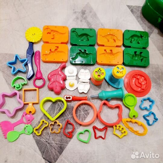 Игрушечный чемодан с предметами для лепки